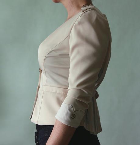 Zajímavá halenka s plisovanými zády vel.xs-34, xs