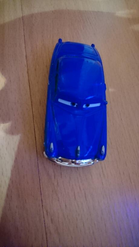 Autíčko z rodinného filmu auta,