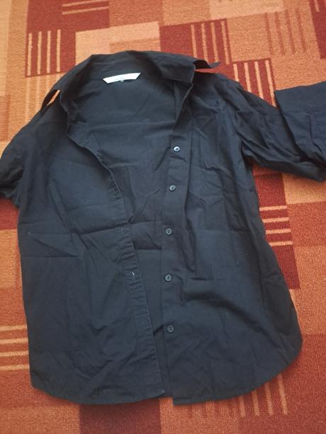 Vel s cerna košile, s