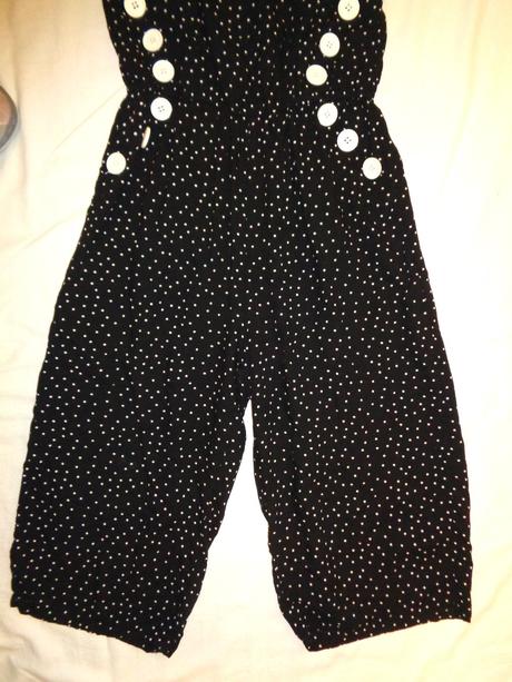 Luxusní černý overal s puntíky, new look,140