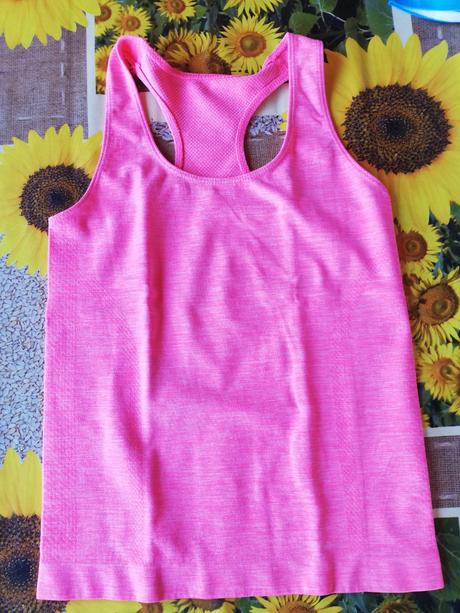 Sada dívčích tílek vel. 6-7 let., 122