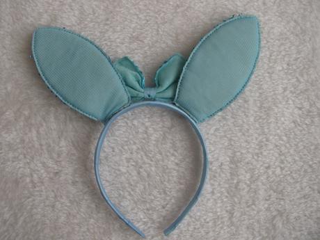 Karneval - čelenka zaječí uši, 