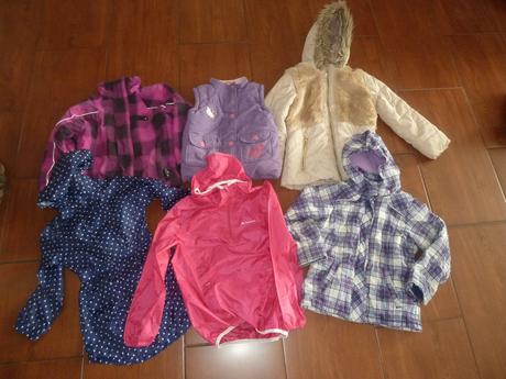 Výprodej - balíky dívčích bund kus 25,-kč, 