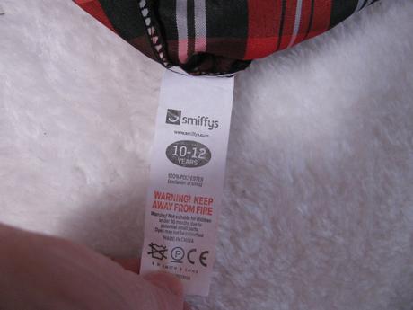 Kostým - sukně, červená karkulka apod., 