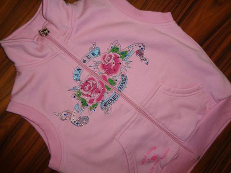 Krásná růžová bavlněná vesta s růžemi, 134