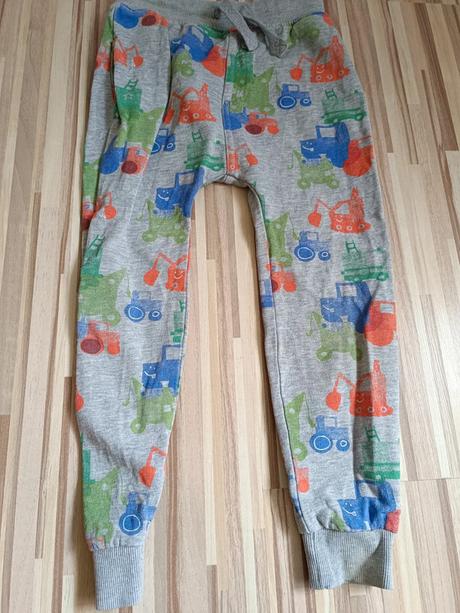 Tepláky s auty 116 next, next,116