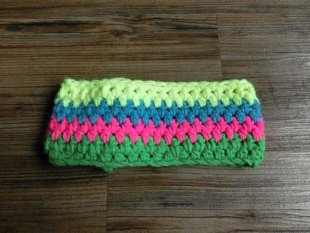 Zimní vlněná háčkovaná čelenka pruhovaná růžová, 