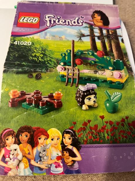 Lego friends 41020 ježci a ukryt, 
