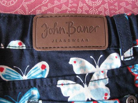 Krásné tmavě modré kraťasy s motýlkama john baner, 128