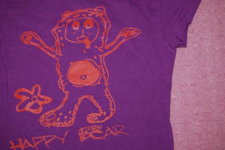 Fialové tričko s příšerou, 104