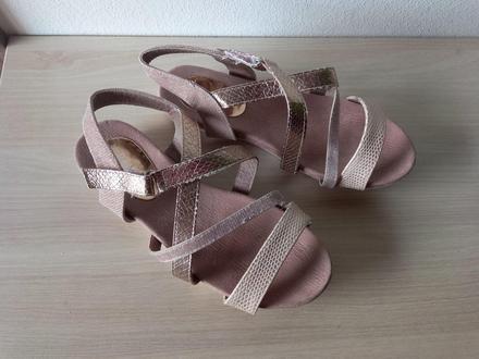 Sandály, sandálky, stélka 22 cm, 35