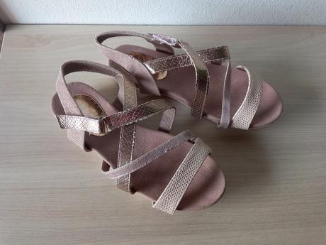Sandály, sandálky, stélka 22 cm, 35