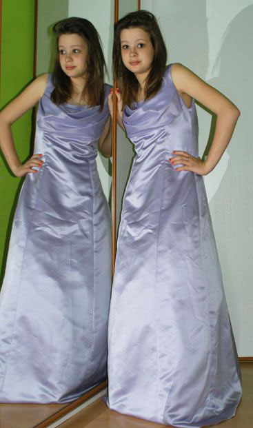 Společenské plesové večerní fialové dlouhé šaty, 38