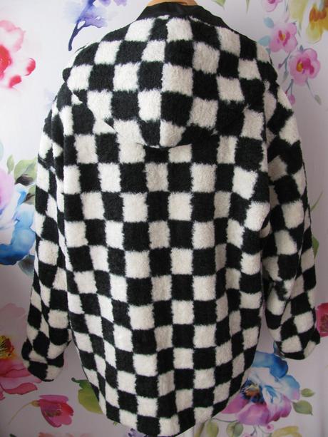 Dámská bunda s kapucí s umělé kožešiny, m