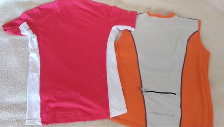 Čtyři trika vel. l, xl, tepláky a body za 43 kč/ks, l