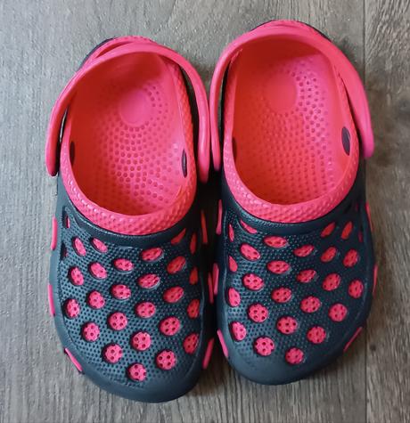 1x dívčí bačkorky fare, 1x crocsy, vel.27, fare,27