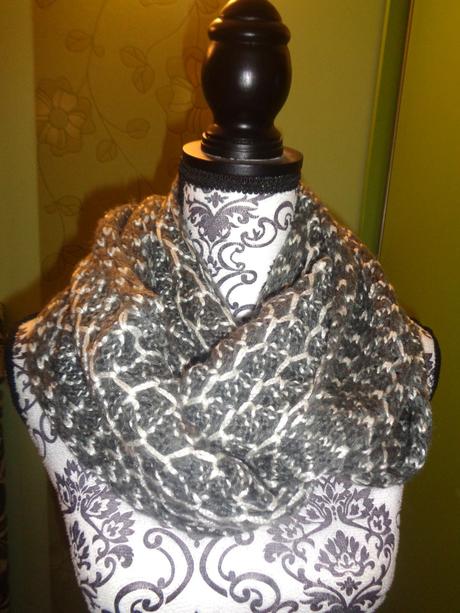 Luxusní šedobílá spojená šála, 