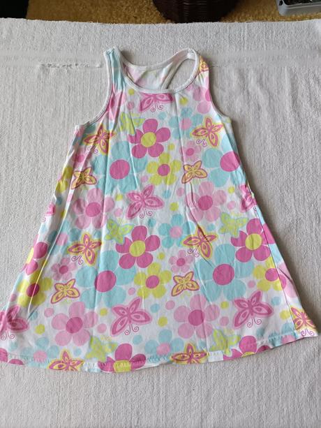 Dívčí šaty marks a spencer, 104