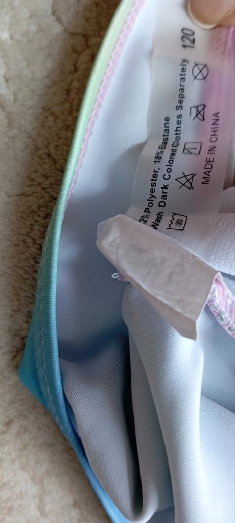 Jednodílné plavky zn."shein" vel."120", 122