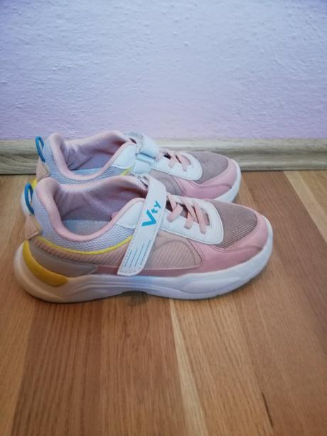 Botasky dívčí, zn. vty, vel. 35., victory,35