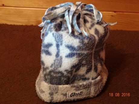 Šedá čepice vzor, obvod 40 - 48 cm, 104