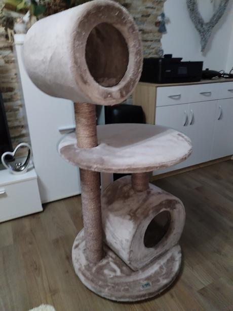 Růžové kočičí škrabadlo a odpočívadlo zánovní,