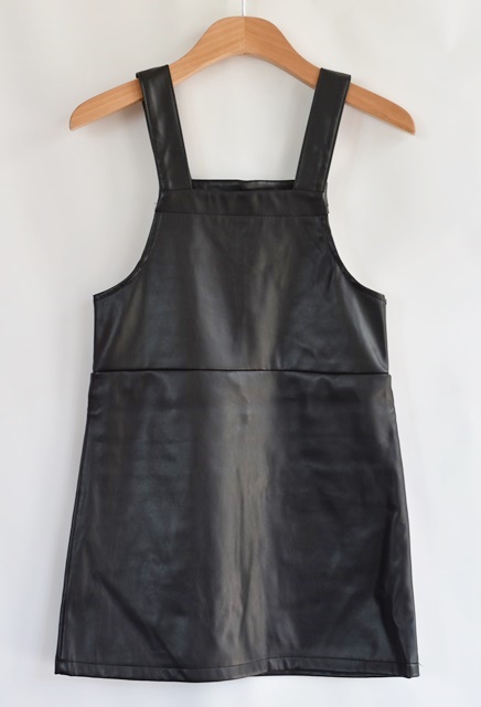 Šatovka vel. 8 - 9 let, primark,134