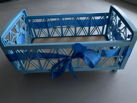 Retro dětská plastová postýlka pro panenku plyšáky, 