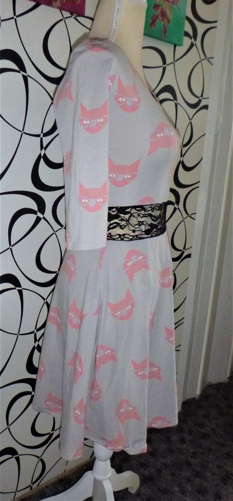 Originální šatečky kočičí s krajkou - vel.s, s / xs