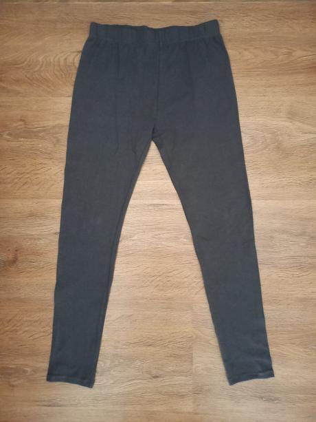 Tmavě šedé legíny pro silnější holku, pepco,158