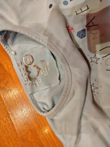 Teplejší šatičky s hvězdičkami jette, 122