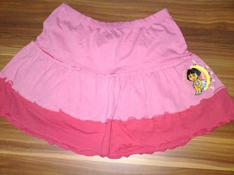 Sukně značky dara, 122