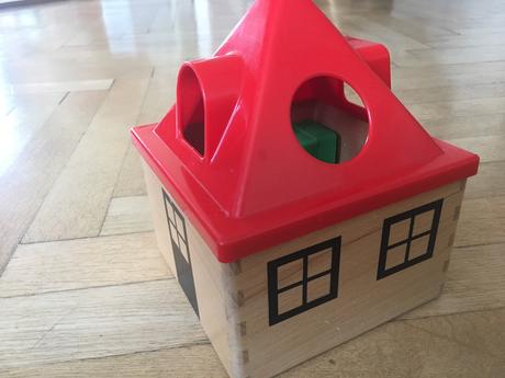 Dřevěný domeček vkládačka, 