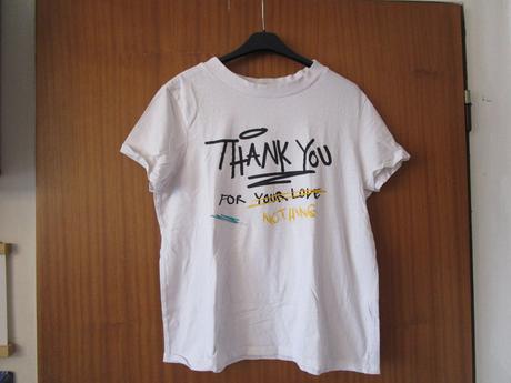 Pěkné bílé bavl. tričko s nápisy, vel. m, m