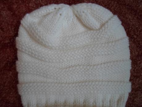 Bílá teplá pletená čepice čepička, 122