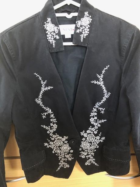 Sako s výšivkou, next,m