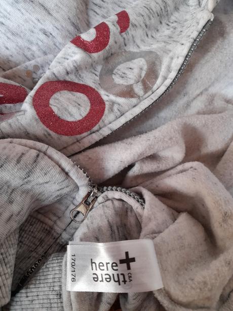 Mikina světle šedá céáčko třpytivá vel 140, c&a,140