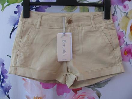 Luxusní elastické béžové kraťasy bershka, bershka,34