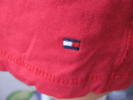 Dámské červené tričko s nápisem na hrudi th, tommy hilfiger,m