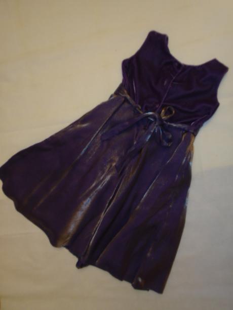 Luxusní šaty se spodničkou vel 4/5 let, cq,110