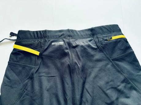 D38/ leginy sportovní 3/4 - v. m, asics,m