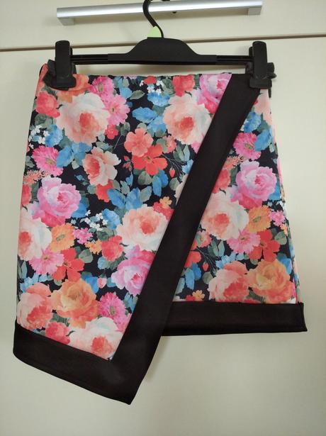 Sukně s motivem květin, atmosphere,l