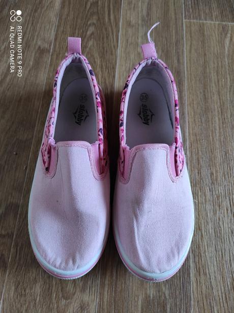 Nazouvací tenisky, 35