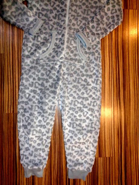 Krásný šedostříbrný měkoučký flísový overal, 128