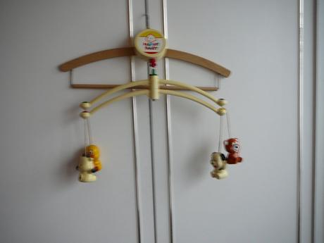 Závěs nad postýlku, 