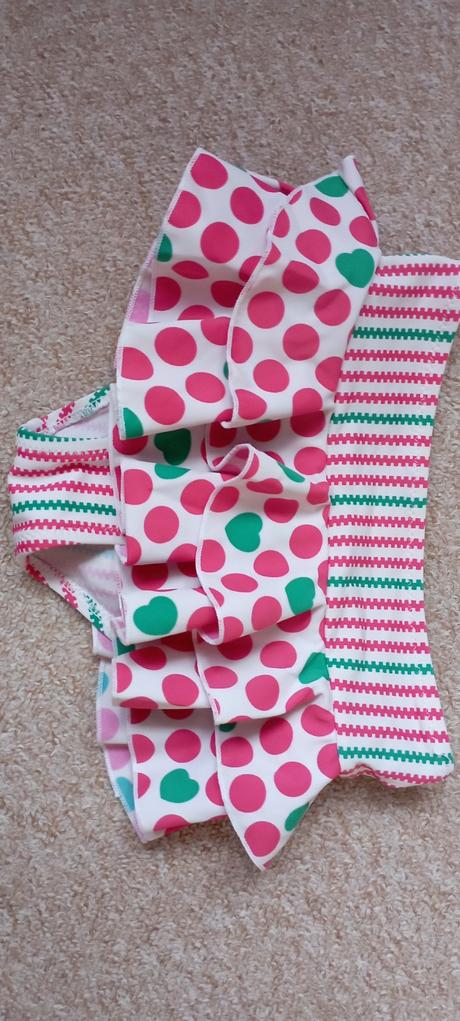 Sp.díl plavek - kalhotky vel."122", 122