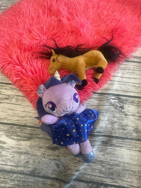 Plyšový kůň a jednorožec,