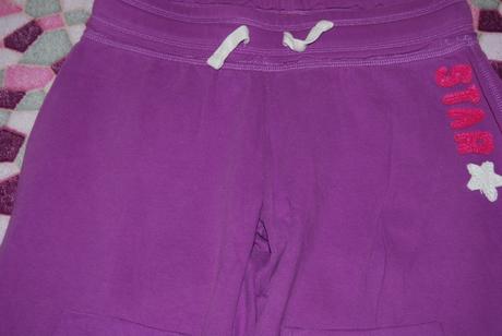 Fialové tepláky s nápisem, next,170