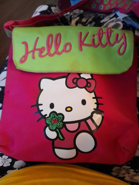 Taštička, kabelka sanrio hello kitty vínová,