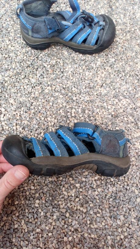 Sandále, keen,28